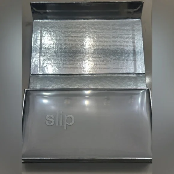 Slip Metallic Silver Pillowcase - Picture 4 of 7